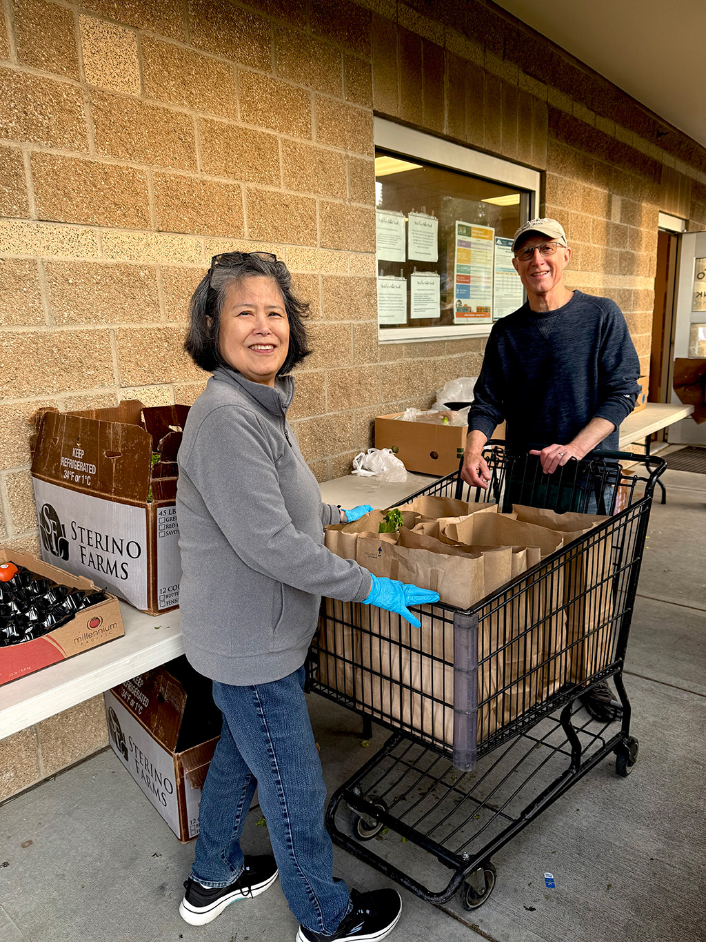 volunteer at the Mukilteo Food Bank